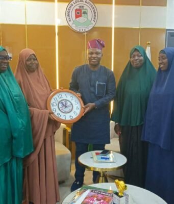 Alimosho LG boss hosts Al-muminaat group