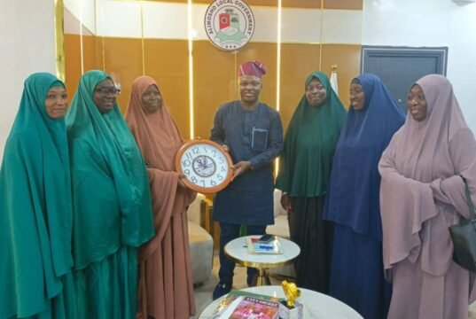 Alimosho LG boss hosts Al-muminaat group