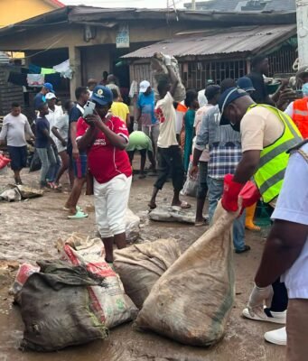 Sanitation Exercise: Alimosho Chairman reiterates warning against Illegal Refuse Dumping